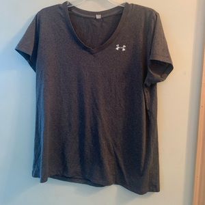 UA v-neck T-shirt